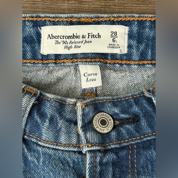 Abercrombie The 90’s Relaxed High-Rise Curve Love Jeans 28/6 Long - Picture 7 of 11